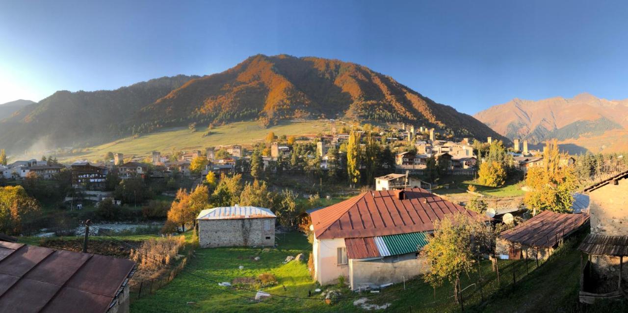 Travel Inn House Mestia • Მოგზაურის Სახლი Extérieur photo